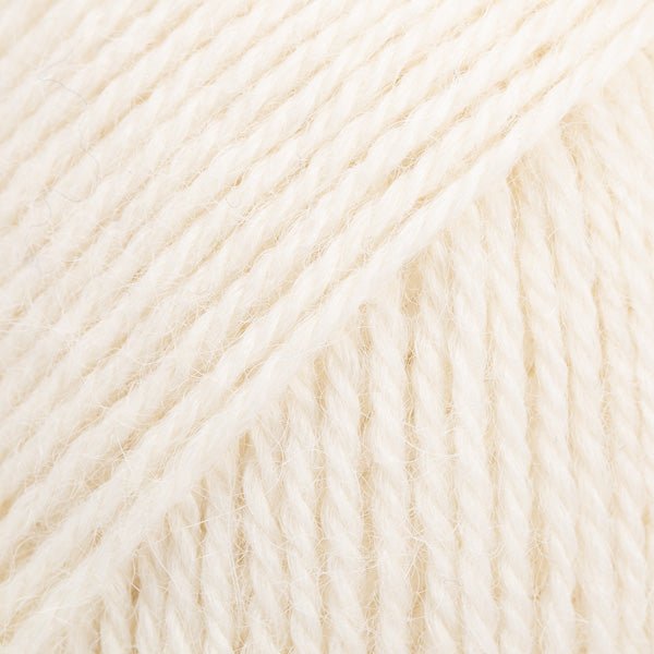 Drops Alpaca, Alpacawolle in Naturweiß-weiches Garn aus Alpaka für Strick und Häkelprojekte. Weich und leicht. Farbe 100